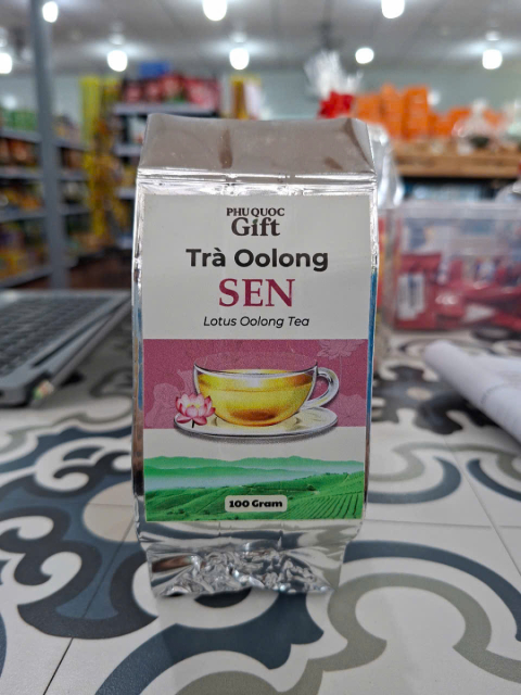 Lotus oolong tea